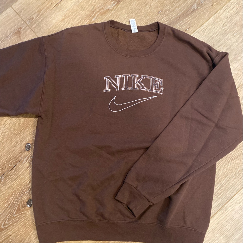 Y2K vintage style Brown Nike crewneck